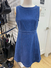 Load image into Gallery viewer, Gap denim dress 6
