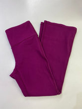 Load image into Gallery viewer, Athleta ribbed flare leggings M
