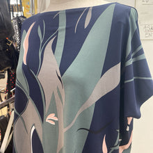 Load image into Gallery viewer, Sympli leaf print top 14
