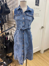 Load image into Gallery viewer, Gap denim dress 6p
