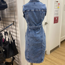 Load image into Gallery viewer, Gap denim dress 6p
