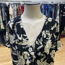 Load image into Gallery viewer, Karl Lagerfeld floral top S
