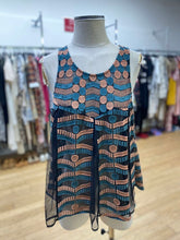 Load image into Gallery viewer, Akemi + Kin lace top M
