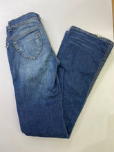 Load image into Gallery viewer, Dereon Jeans 3/4
