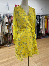 Load image into Gallery viewer, Banana Republic faux wrap dress 10
