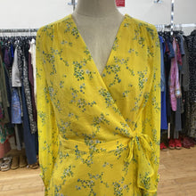 Load image into Gallery viewer, Banana Republic faux wrap dress 10
