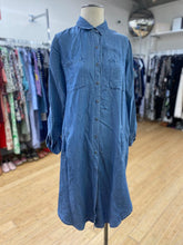 Load image into Gallery viewer, Saks fifth Ave chambray dress M
