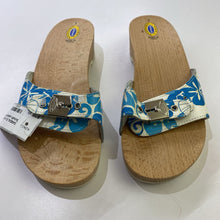 Load image into Gallery viewer, Dr. Scholl's sandals NWOT 7
