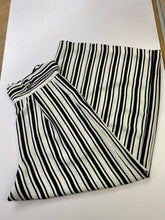 Load image into Gallery viewer, Karen Millen flowy pants 6
