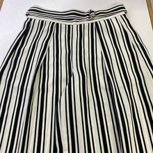 Load image into Gallery viewer, Karen Millen flowy pants 6
