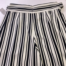 Load image into Gallery viewer, Karen Millen flowy pants 6
