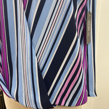 Load image into Gallery viewer, Vince Camuto top M NWT

