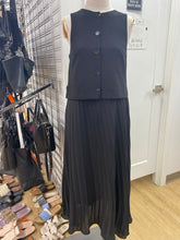 Load image into Gallery viewer, Zara pleated dress S
