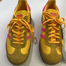 Load image into Gallery viewer, Adidas Gazelle Snekaers 38
