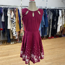 Load image into Gallery viewer, Lindy Bop swan print dress 10
