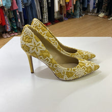 Load image into Gallery viewer, Sam Edelman embroidered heels 9
