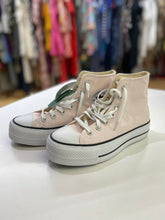 Load image into Gallery viewer, Converse hightop sneakers 6.5 NWT
