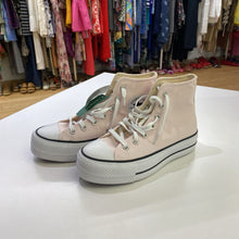 Load image into Gallery viewer, Converse hightop sneakers 6.5 NWT
