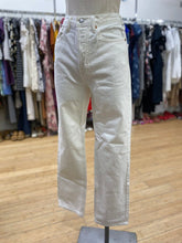 Load image into Gallery viewer, Denim Forum The Joni High Rise Loose jeans 24
