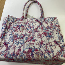 Load image into Gallery viewer, Aritzia Keep Large Tote
