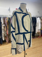 Load image into Gallery viewer, Toteme Silk top M
