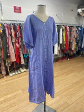 Load image into Gallery viewer, Pistache linen dress M
