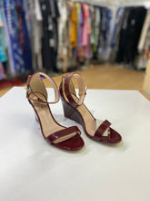 Load image into Gallery viewer, Kate Spade patent sandals 6
