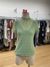 Load image into Gallery viewer, RW&amp;CO lace top S NWT
