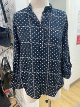Load image into Gallery viewer, United Colours of Benetton top L
