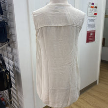 Load image into Gallery viewer, French Connection silk top 6
