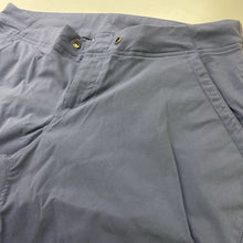 Load image into Gallery viewer, Columbia shorts 8
