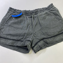 Load image into Gallery viewer, Bella Dahl tencel shorts M

