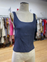 Load image into Gallery viewer, Babaton Sculpt Knit top L
