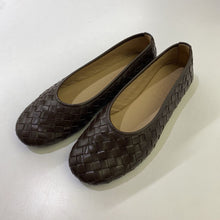 Load image into Gallery viewer, Dansi Spain woven leather flats 38
