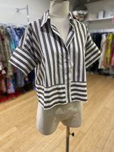 Load image into Gallery viewer, Banana Republic striped top S

