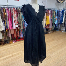 Load image into Gallery viewer, Gap eyelet dress M
