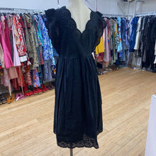 Load image into Gallery viewer, Gap eyelet dress M
