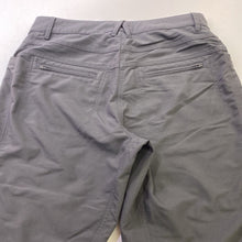 Load image into Gallery viewer, MEC Mountain Equipment Coop sporty capris 10
