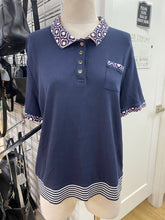 Load image into Gallery viewer, Tommy Hilfiger multi print tim top XL
