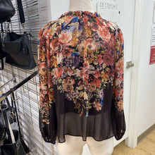 Load image into Gallery viewer, Rachel Zoe flowy overlay top M
