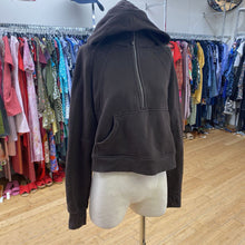 Load image into Gallery viewer, Lululemon 1/2 zip hoodie M/L

