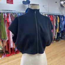 Load image into Gallery viewer, Lululemon crop vest M
