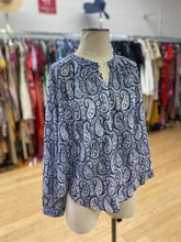 Load image into Gallery viewer, H&amp;M paisley top XL NWT
