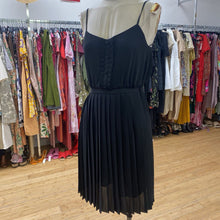 Load image into Gallery viewer, Liu-Jo Pleated dress 2
