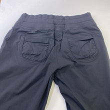 Load image into Gallery viewer, Lululemon capris 8
