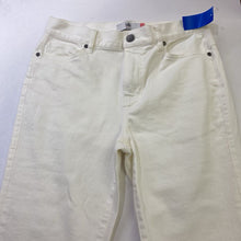 Load image into Gallery viewer, Cabi boot cut jeans 4
