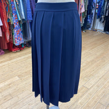 Load image into Gallery viewer, Lacoste pleated skirt 30
