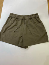 Load image into Gallery viewer, Lululemon Shorts S
