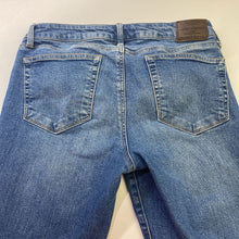 Load image into Gallery viewer, Lucky Brand Lolita Crop denim capris 10
