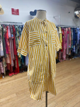 Load image into Gallery viewer, Contemporaine shirt dress S
